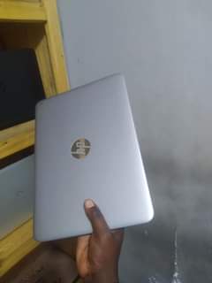 A picture of Hp 820 G3 AMD PRO A10 same to core i7.