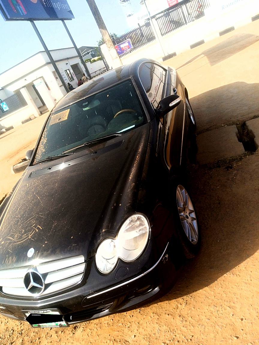A picture of Mercedes Benz CLK 350 2009 6.8 Million 