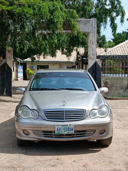 A picture of Mercedes Benz C240