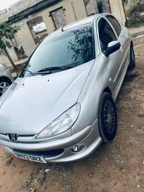 A picture of Extremely Clean Peugeot 206 Automatic transmission Normal Hand with nothing