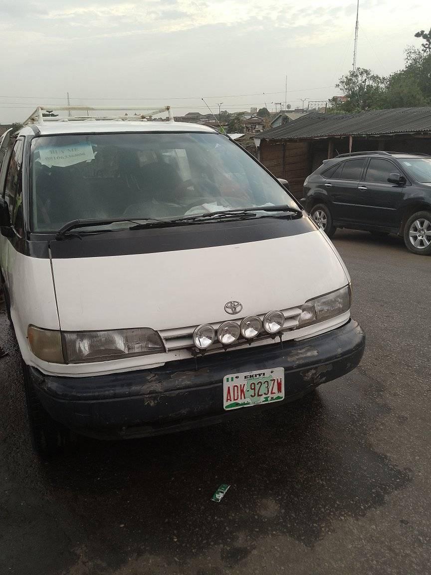A picture of Toyota previa