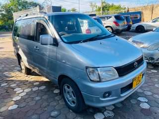 A picture of Noah SR40 mwanza M5 5call 0686108116