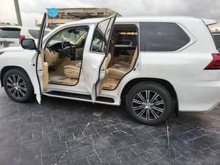 A picture of Super clean 2017 lx570 tokunbo