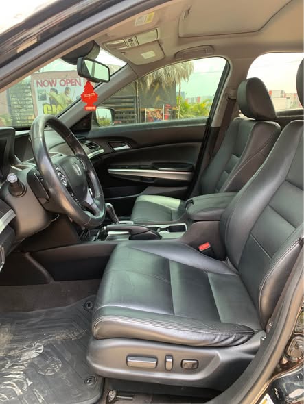 A picture of FOREIGN USED HONDA CROSSTOUR 2013