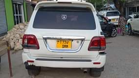 A picture of TOYOTA LAND CRUISER BEI MILIONI 38