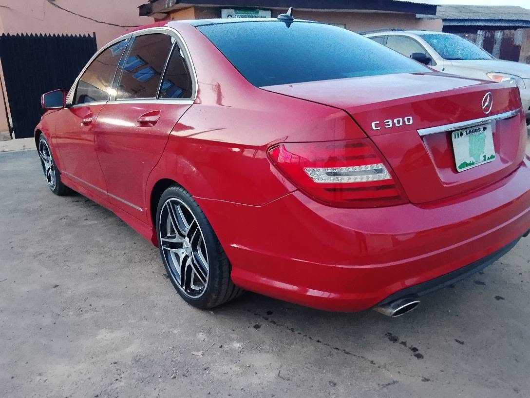 A picture of Neatly used 08 Mercedes Benz C300 for sale tokubor standard