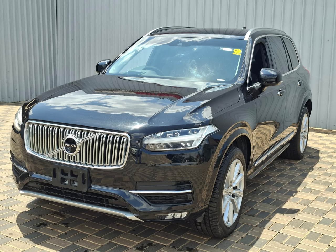 A picture of 2019 VOLVO XC90 T6 FOR SALE CALL 0703788764