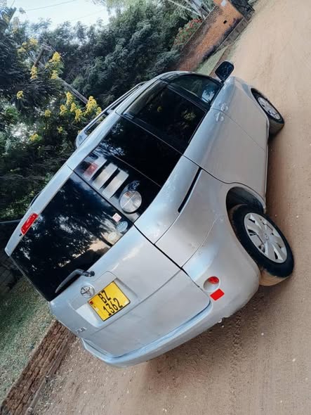 A picture of Toyota sienta for sale