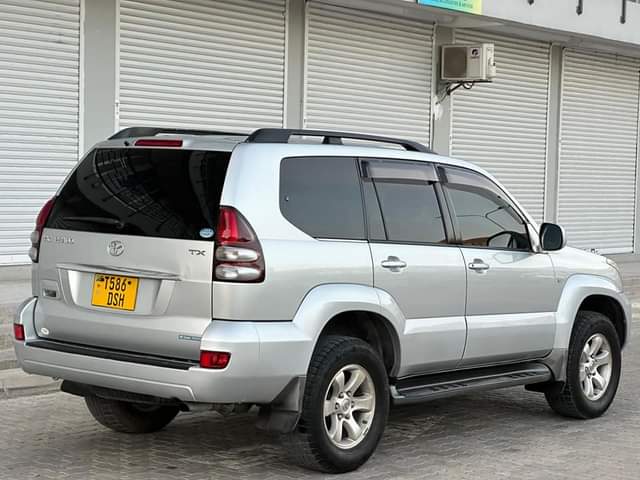 A picture of TOYOTA LANDCRUISER PRADO 120 2TR DS H 