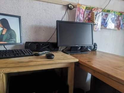 A picture of Dell 19inch wide