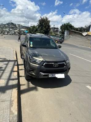 used toyota hilux