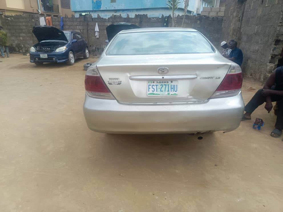 A picture of TOYOTA CAMRY 2003