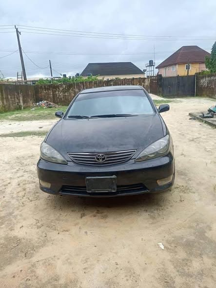 A picture of Tokunbo standard 2005 Toyota Camry