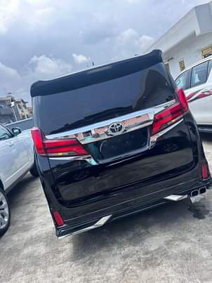 A picture of Toyota Alphard 2020 full option
