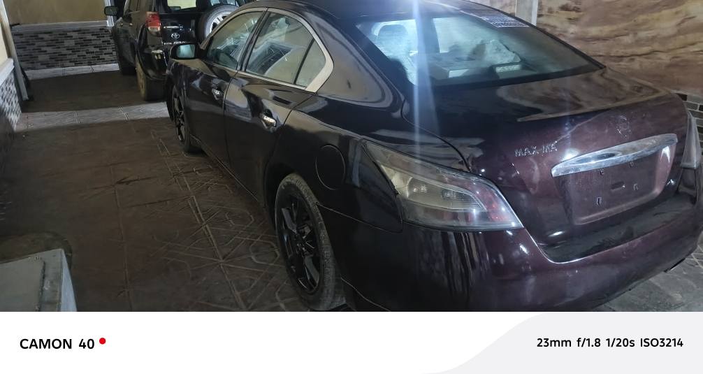 A picture of Nissan maxima 2012