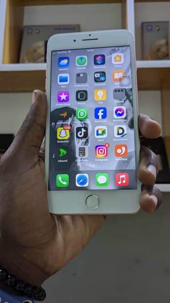 A picture of iphone 8 plus audio ac 