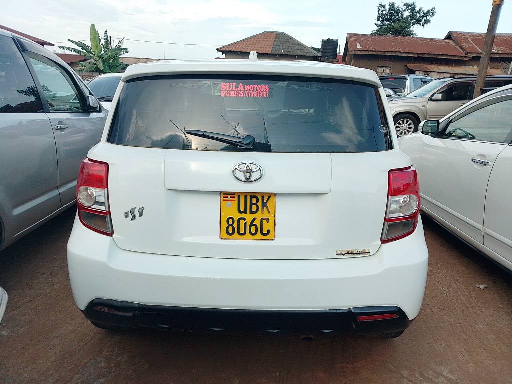 A picture of Toyota IST 20 millions CALL 0786 92 82 59