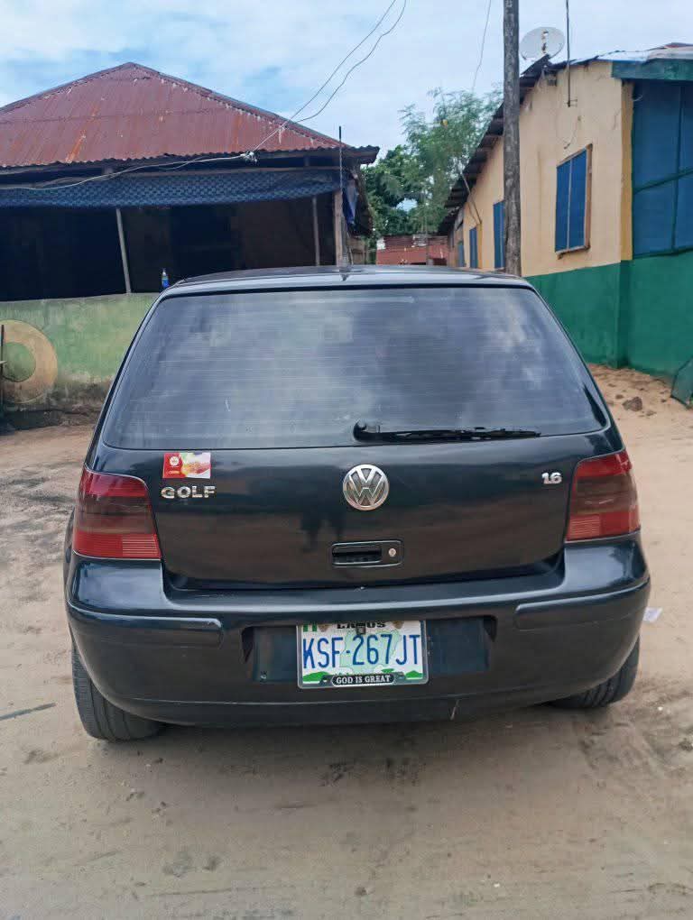 A picture of 2002 Volkswagen golf