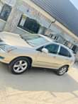 A picture of LexusRX330