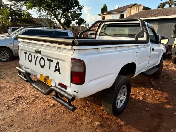 A picture of HILUX 0617050520