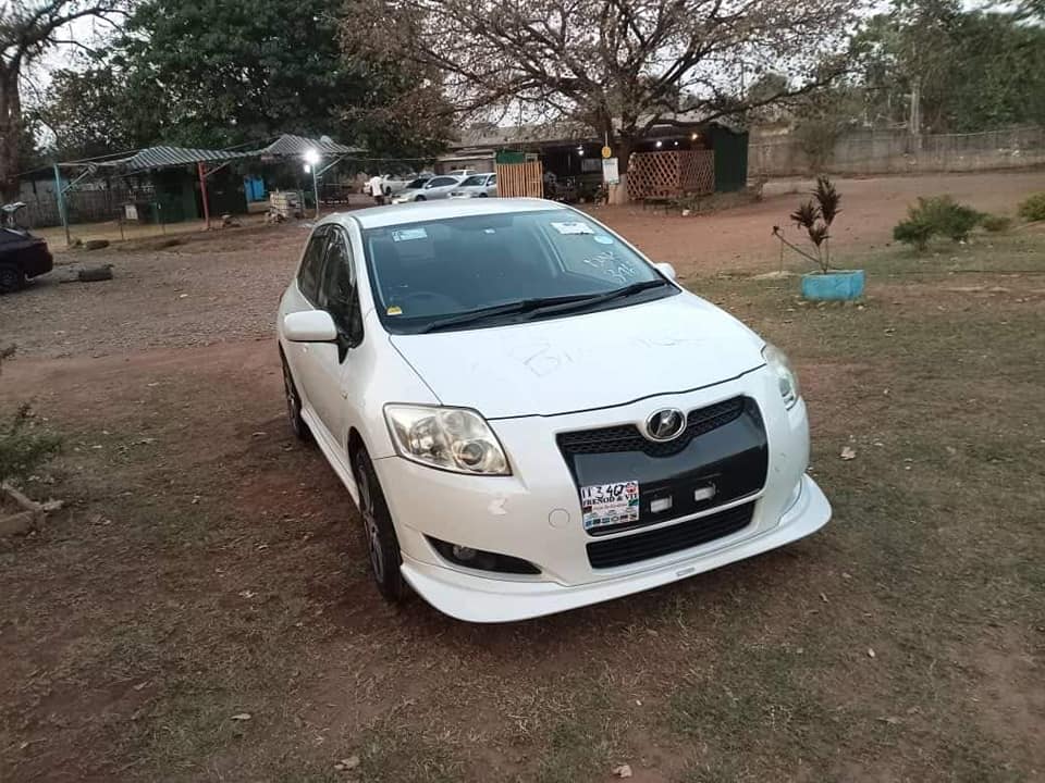 toyota auris