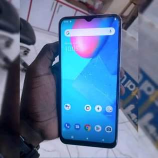 A picture of vivo y20 internal 32gb ram 3 haina kipengele fingerprint pemben
