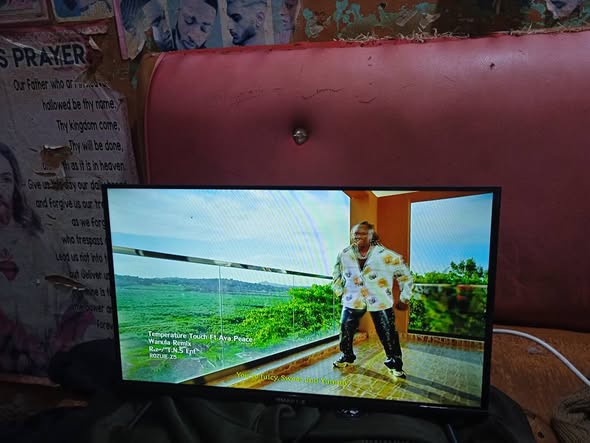 A picture of 24INCH SMARTX TV WITH FREE TO AIR AT 180K LOCATION
