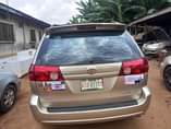 A picture of Sharp Toyota Sienna 2004 05 Model with Nothing to Fix