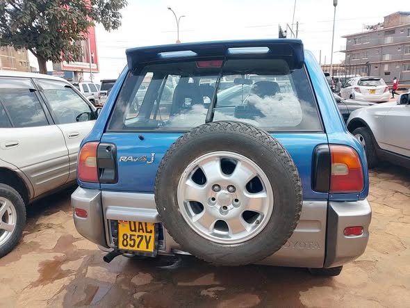 A picture of Rav4 12millions CALL 0786 92 82 59