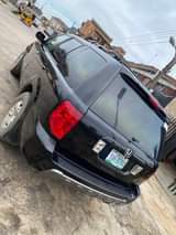 A picture of Awoof Honda pilot year 2005 engine and transmission is Working