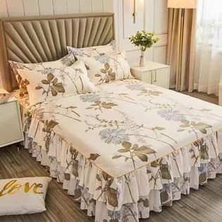 A picture of Bed skirt