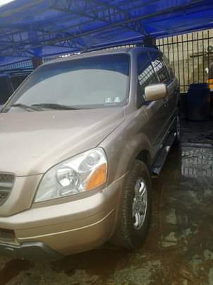 A picture of 2004 Honda Honda pilot