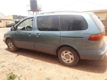 A picture of Distress sale Toyota sienna 2006 model buy and use 07066360073