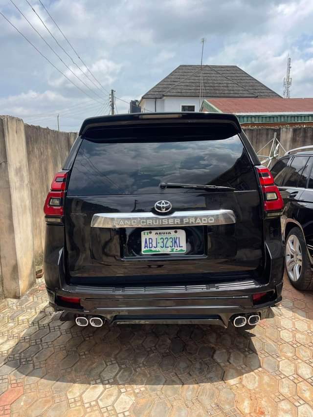 A picture of GX470 upgraded to 2022 Prado Jeep