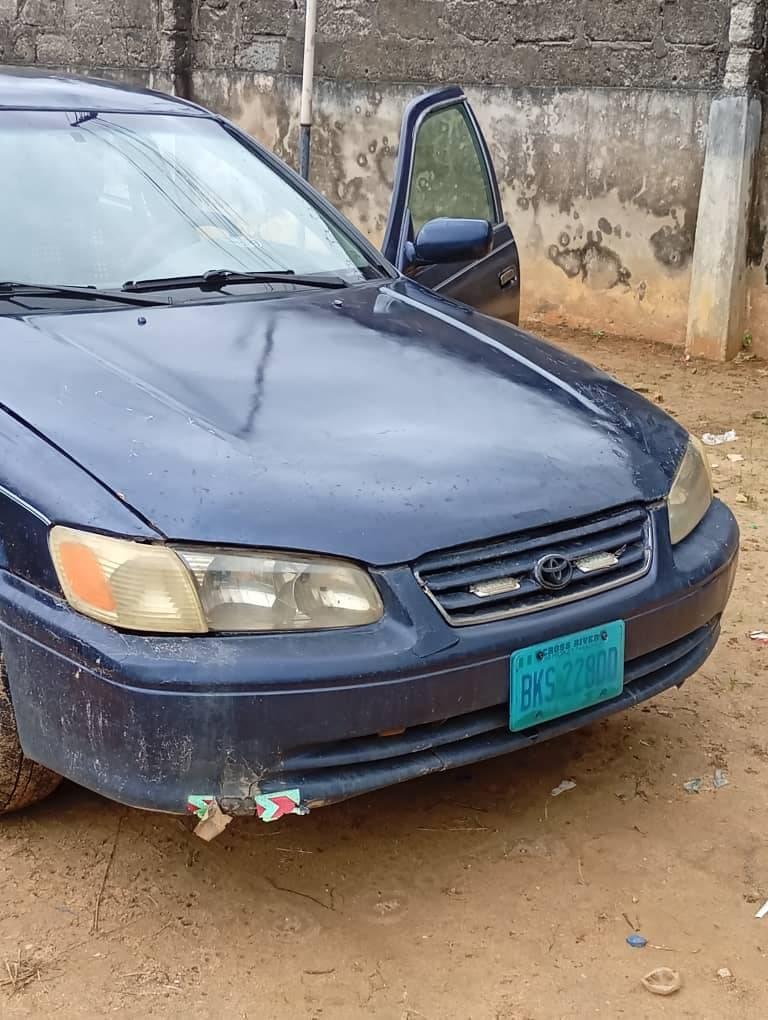 A picture of Distress sale Toyota Camry drop light