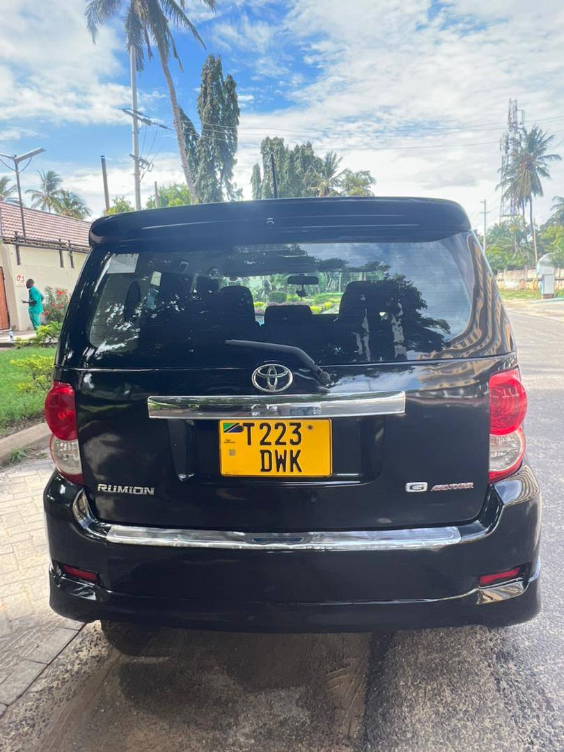 A picture of Toyota rumion