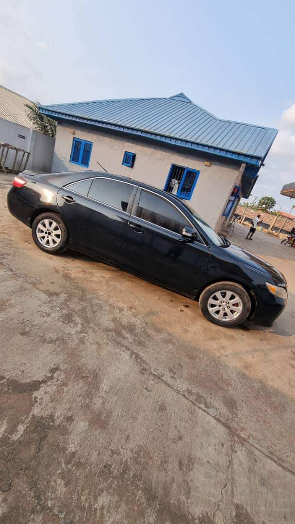 A picture of Camry 08 with