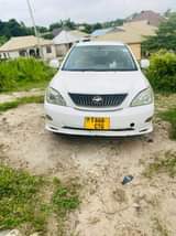 A picture of 2004 TOYOTA HARRIER