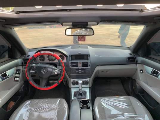 A picture of Mercedes Benz C300