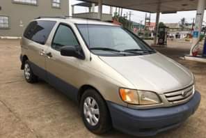 A picture of DANNY YUNG Smarts Autos First Body Toyota Sienna 02 Very