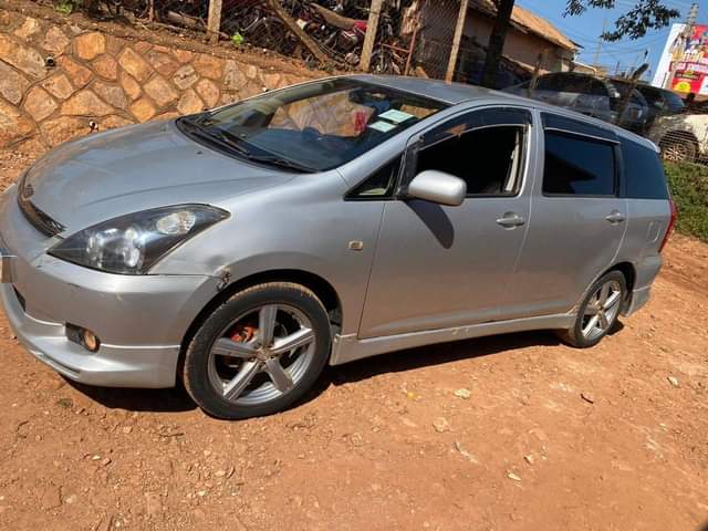 A picture of Toyota wish 1.8cc 18.5m