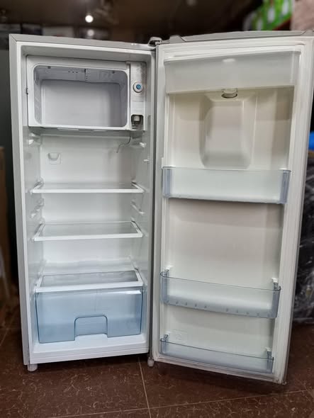 A picture of 229litres hisence refrigerator
