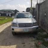 A picture of 2004 highlander sport