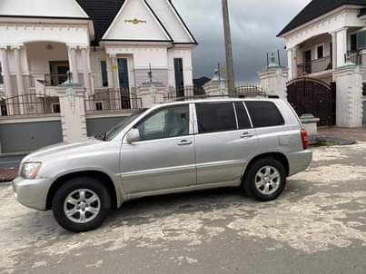 A picture of 2003 Toyota HIGHLANDER