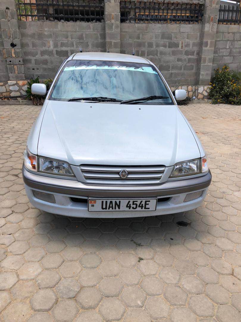 A picture of 1998 Toyota corolla