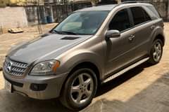 A picture of BARELY USED ML350 2008