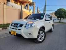 A picture of Nissan x trail new