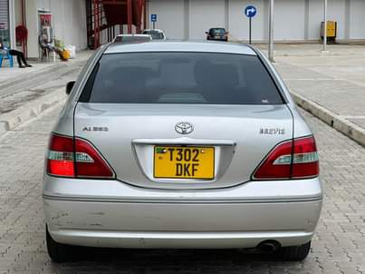 A picture of Toyota Brevis Kali Sana Price 7 5mil Engine Ndogo Year