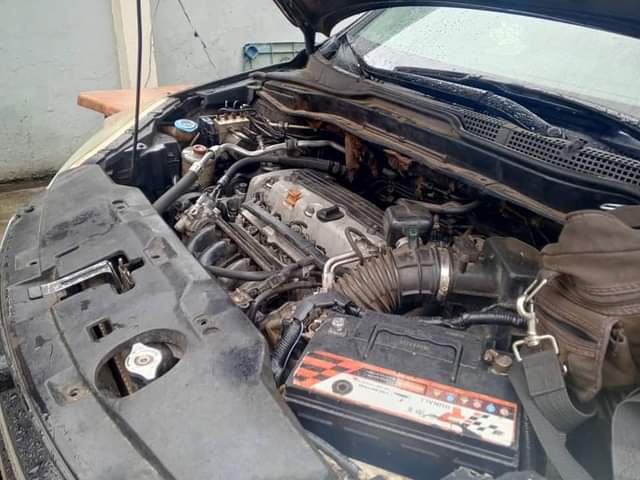 A picture of Act fast 010 Honda CR V First body pan Engine