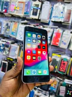 A picture of IPhone 6 